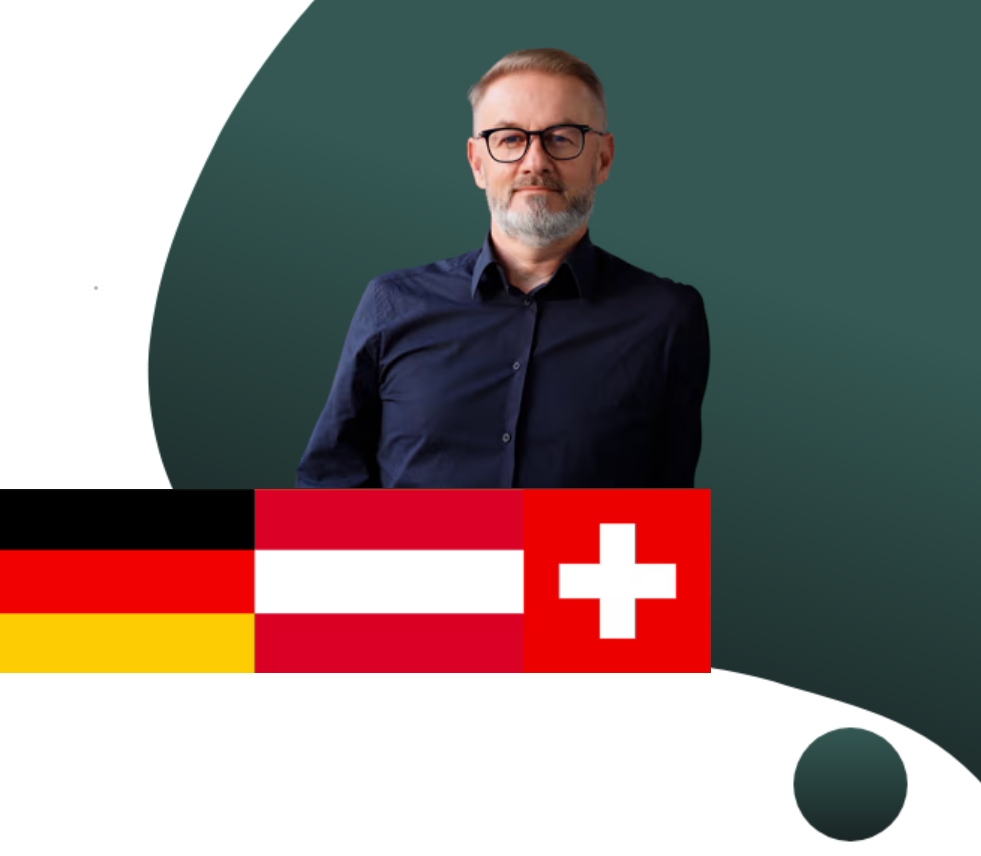 Matthias z flagami Niemiec, Austrii i Szwajcarii na zielonym tle